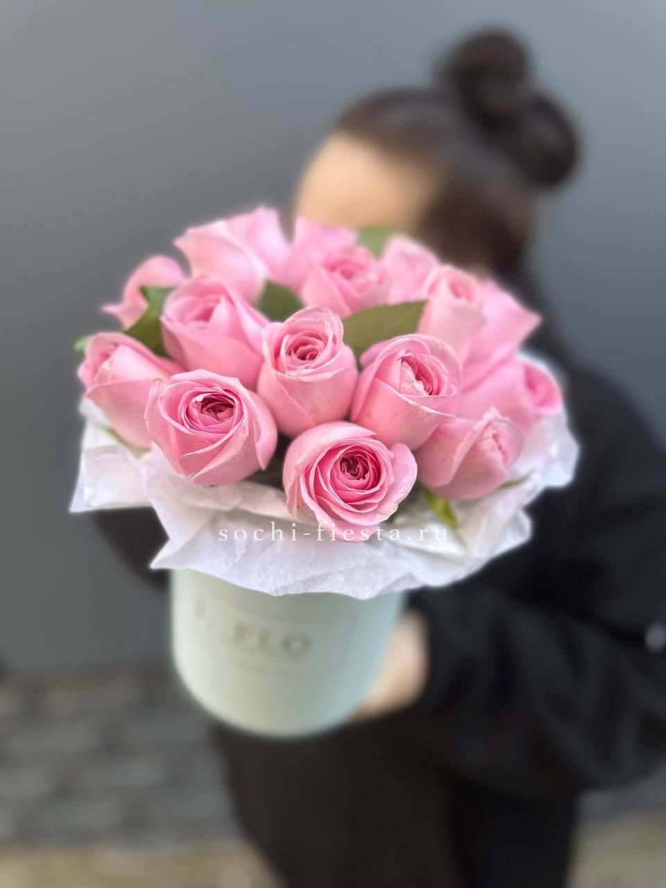 шляпная коробка с пионами и гортензией для самарского летнего подарка