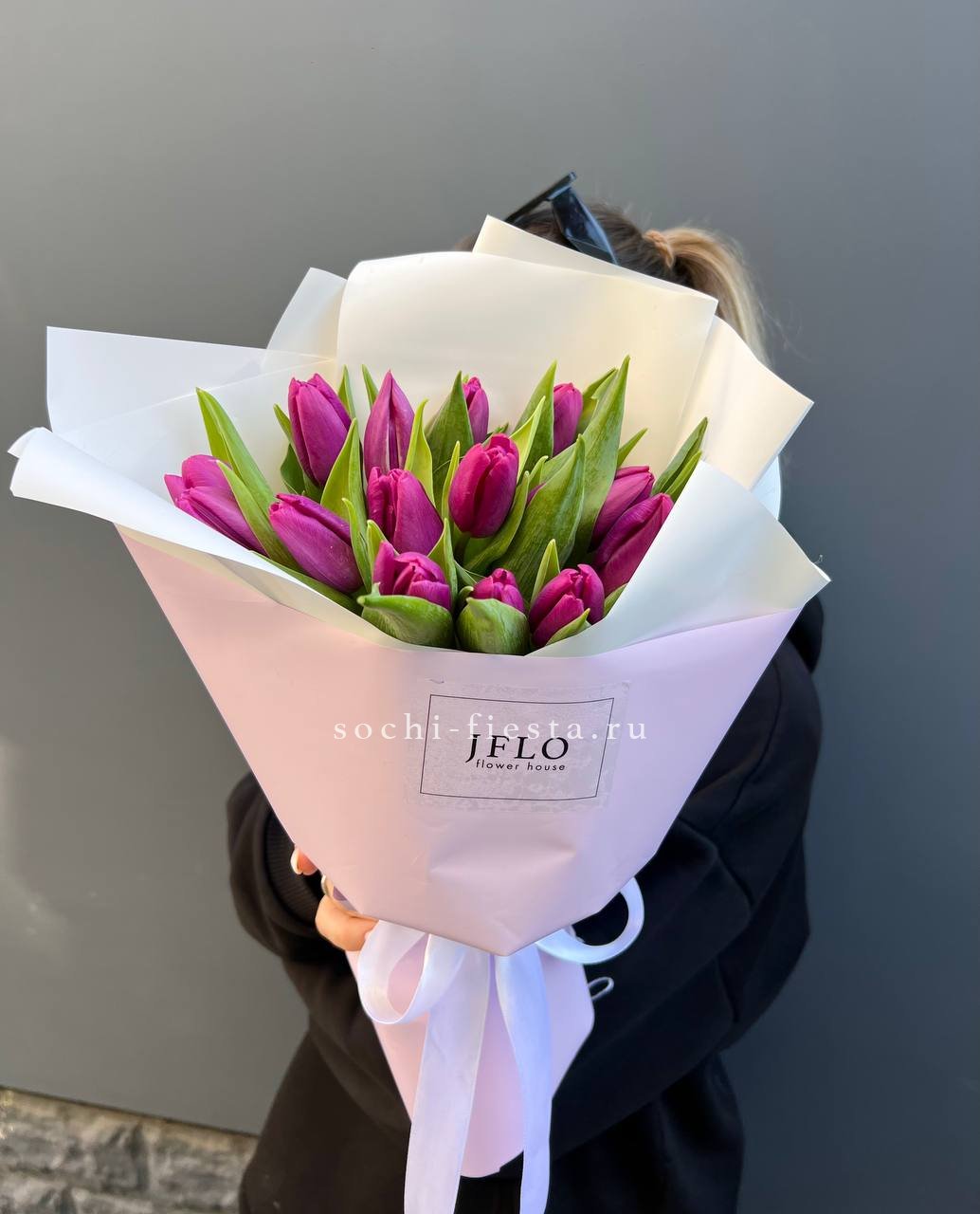 видовой каталог с розами и гортензией в самарской студии