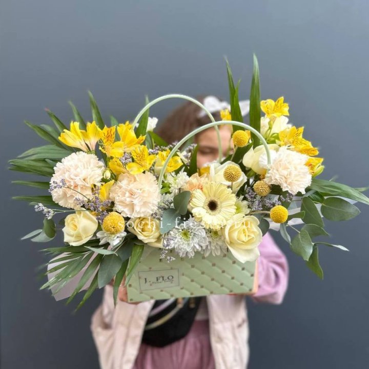 Сумочка с розами "Эпиа" в Самаре