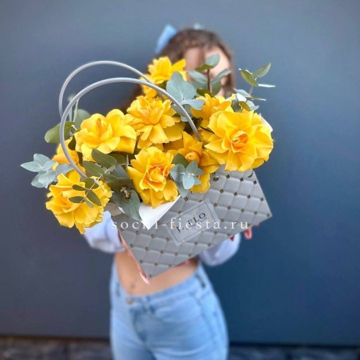 Сумочка с розами "Эдель" в Самаре