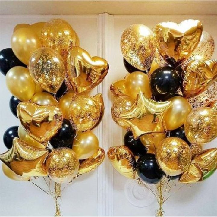 Фонтан шаров "Чёрное золото" в Самаре