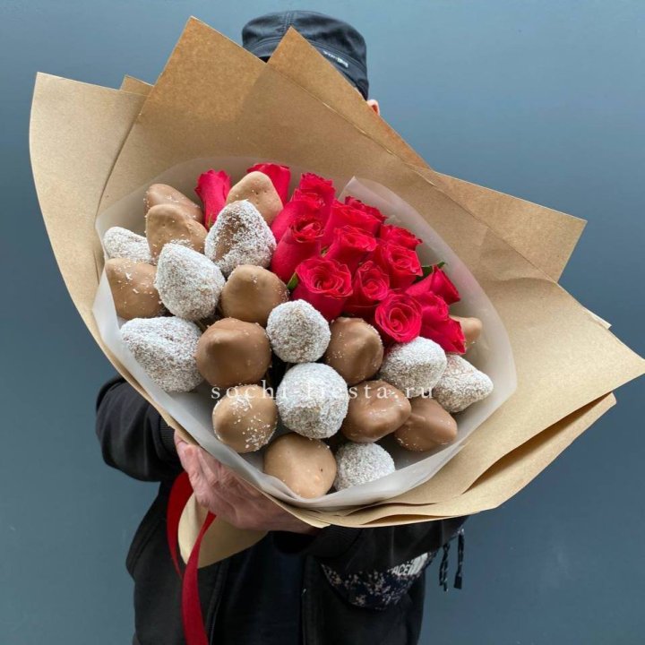 Розы и клубника в шоколаде Мерси в Самаре