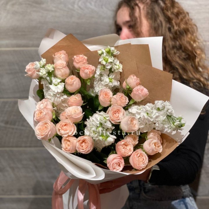 Букет бомбасти и маттиола в Самаре