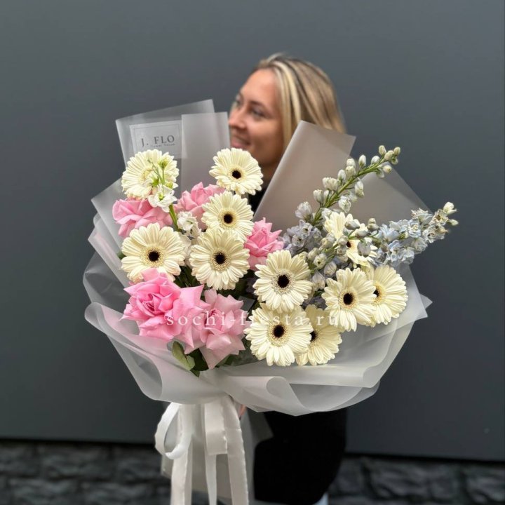 Букет роз и гербер в Самаре