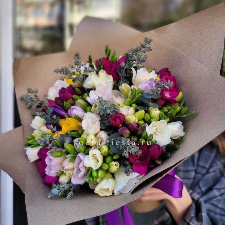 Букет фрезий "Радуга" в Самаре