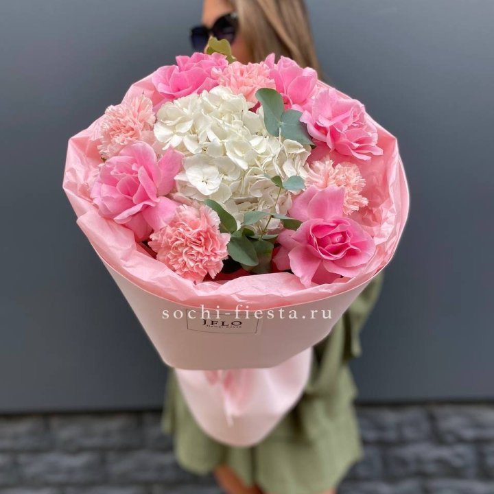  Букет роз и гортензии "Навола" в Самаре