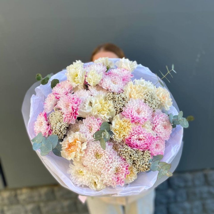 Букет из стойких цветов  в Самаре