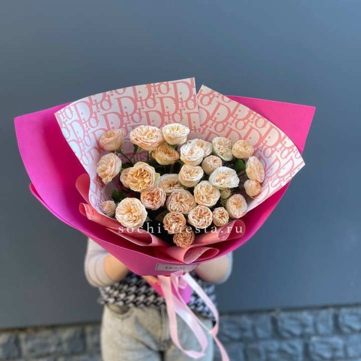 9 пионовидных роз в Самаре