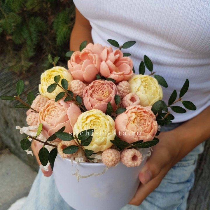 Шоколадный букет с ягодами в Самаре