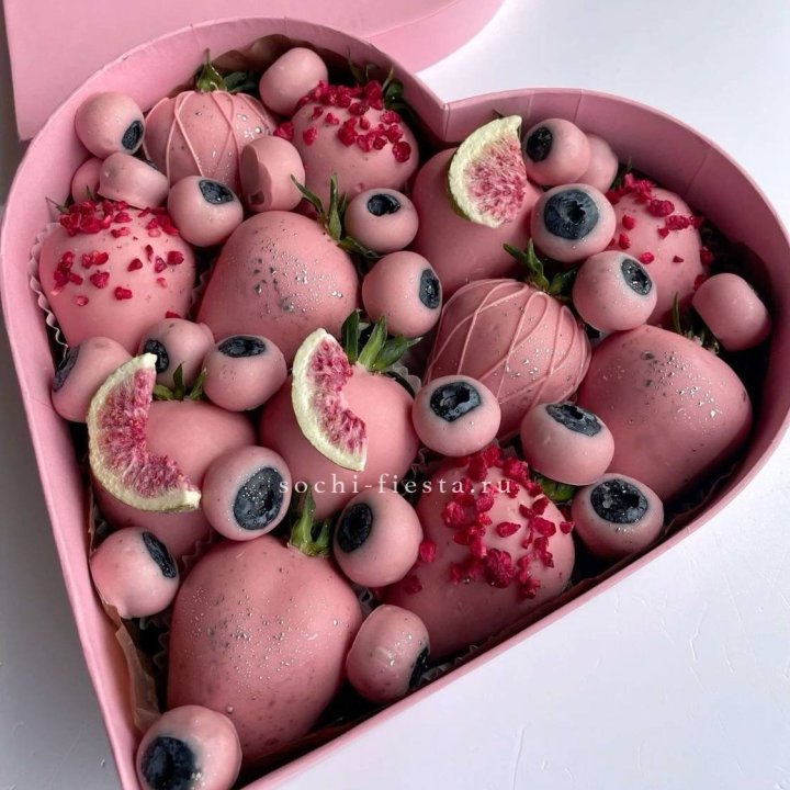 Клубника в шоколаде Сердце в Самаре