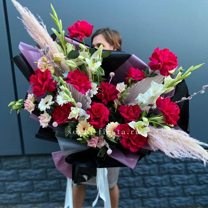 Дизайнерский букет Ред в Самаре