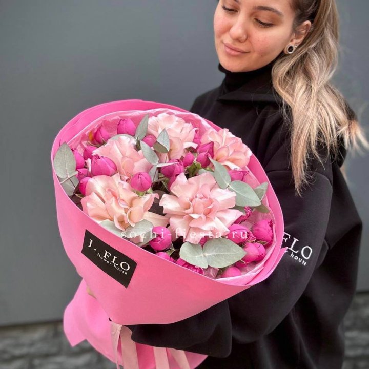 Букет французских и пионовидных роз "Ламиносо" в Самаре