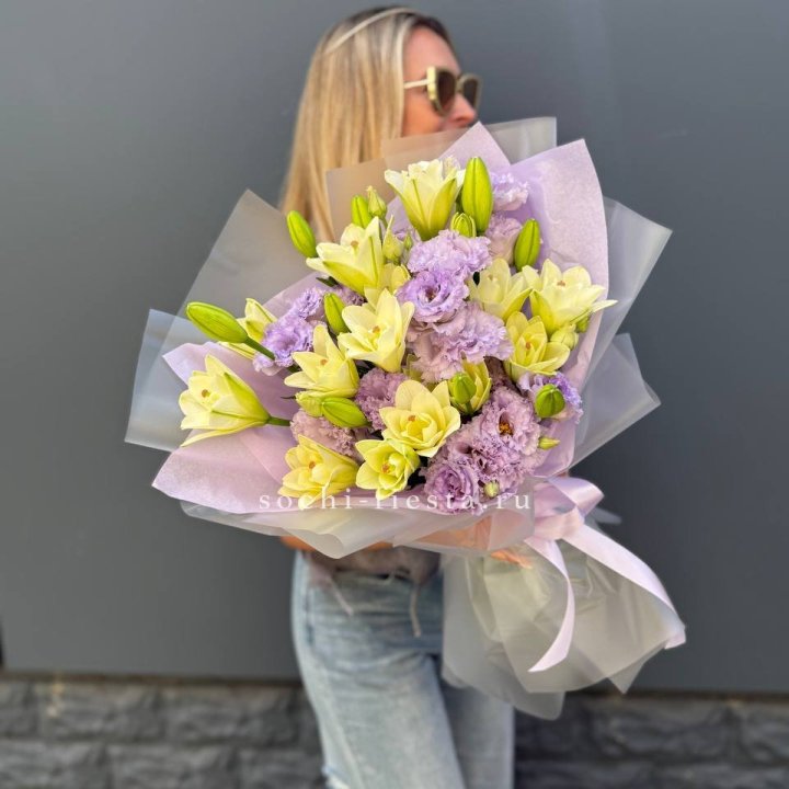  Букет лилий и эустом в Самаре