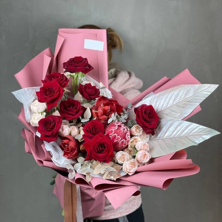 Дизайнерский букет "Ред Вильвет" в Самаре