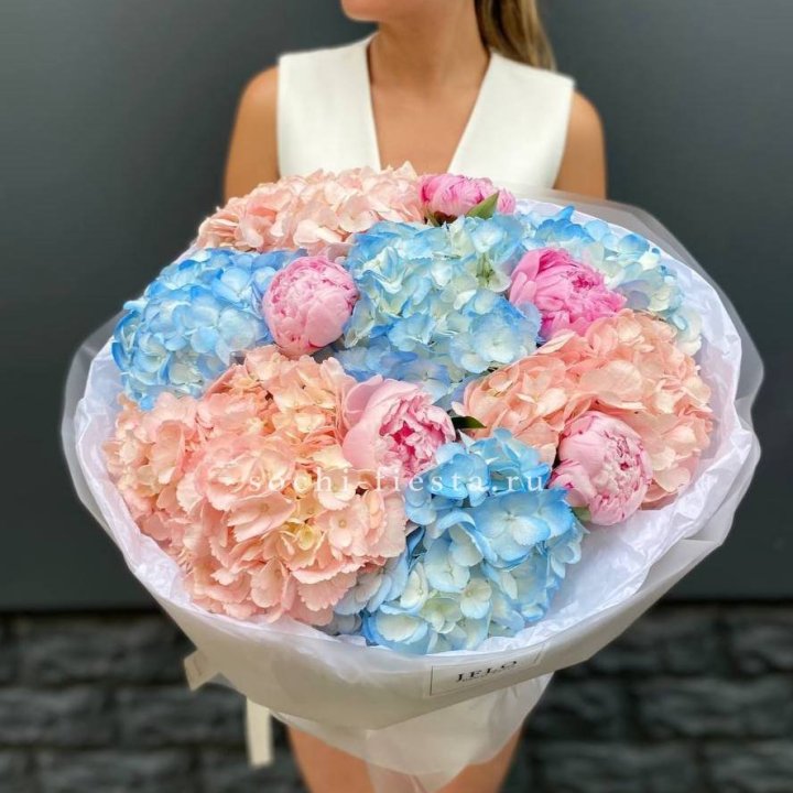 Дуобукет гортензии с пионами  в Самаре