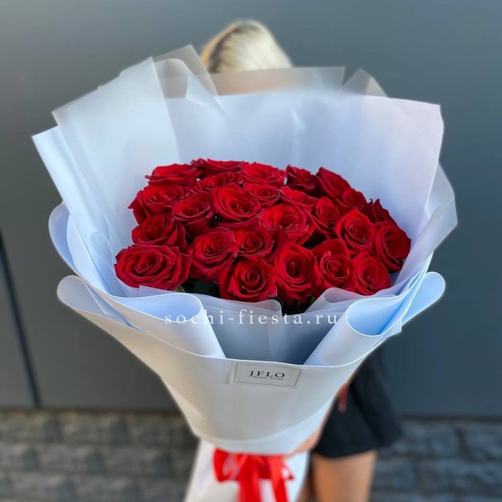 25 высоких роз  в Самаре