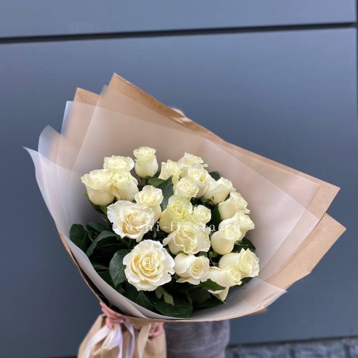  Букет  высоких белых роз   в Самаре