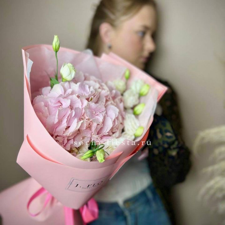 Букет с гортензией №2 в Самаре