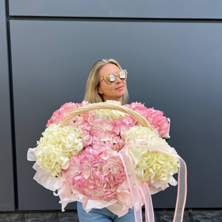 7 гортензий в корзине в Самаре