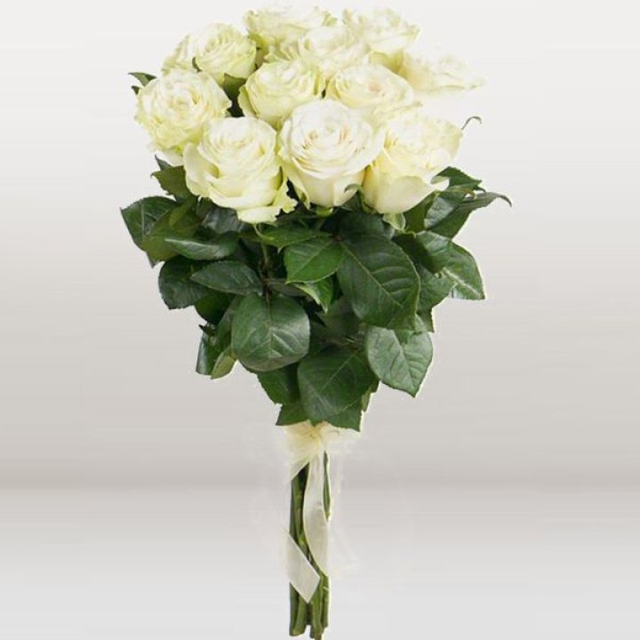 11 белых голландских роз в Самаре