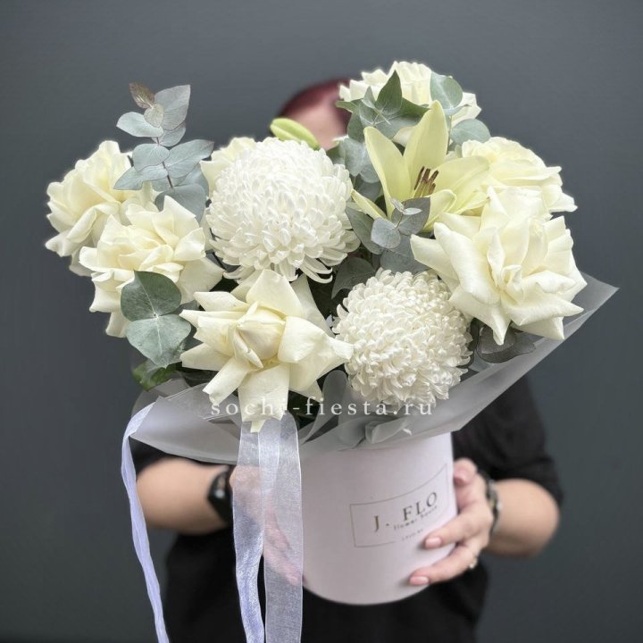 Цветы в шляпной коробке  в Самаре