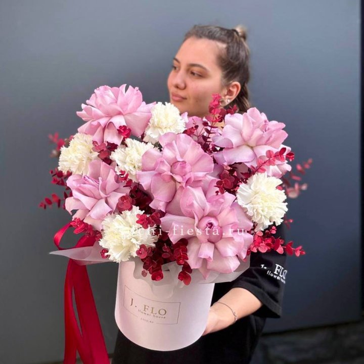 Бокс с французскими розами "Вела вита" в Самаре