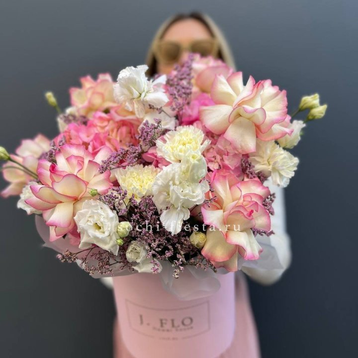 Цветочная композиция "Глория" в боксе в Самаре