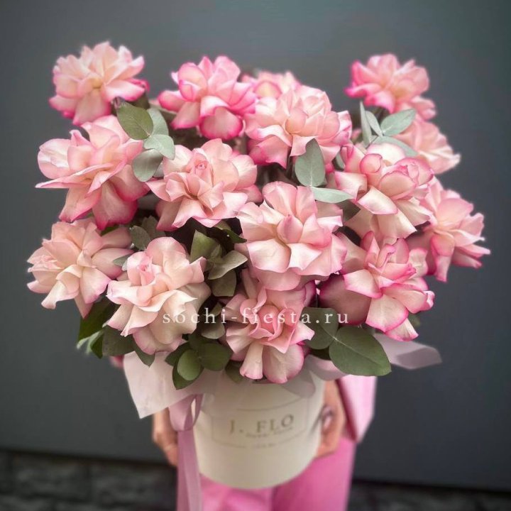 17 Французских  роз Венди в боксе в Самаре