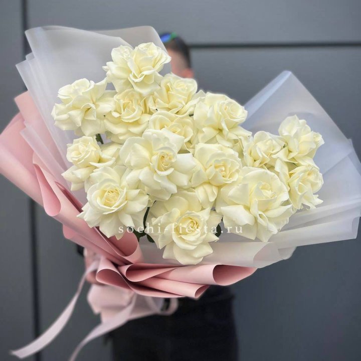 Букет из 15 французских роз Вайт дрим в Самаре