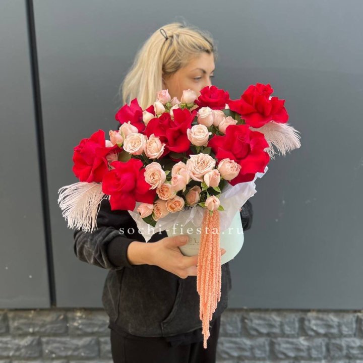 Бокс с нежными розами  в Самаре