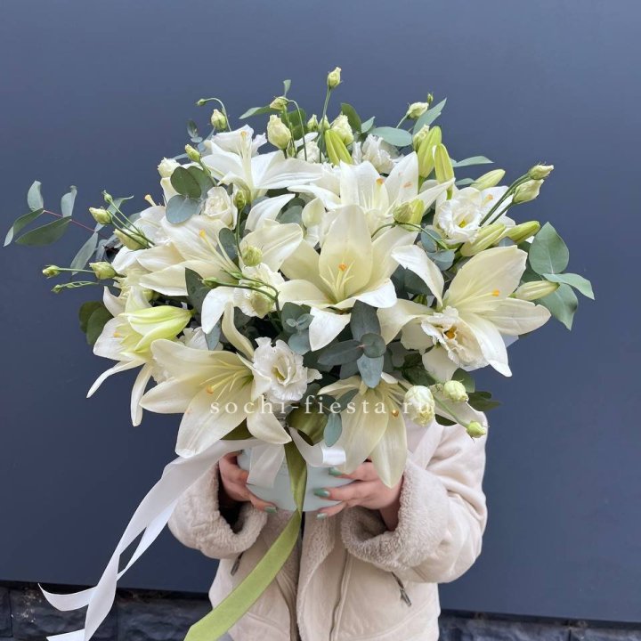 Бокс лилий и эустомы в Самаре