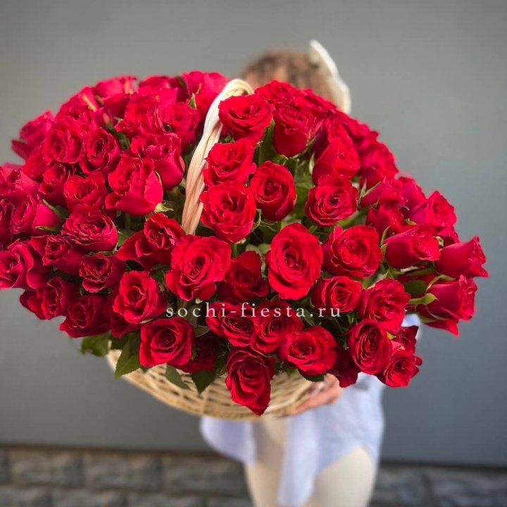 121 красная роза в корзине   в Самаре