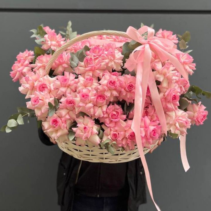 51 розовая роза в корзине в Самаре