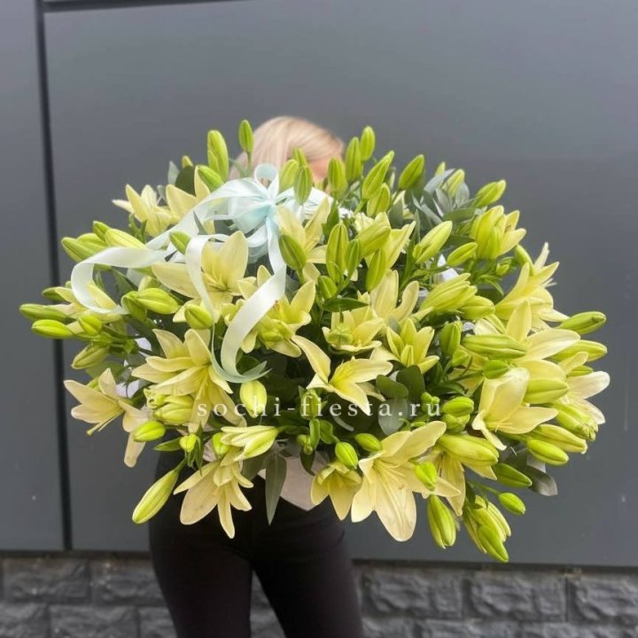 Лилии в корзине в Самаре