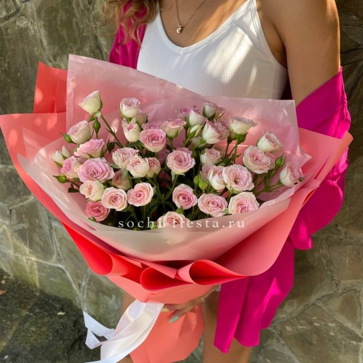 Розовые кустовые розы в Самаре