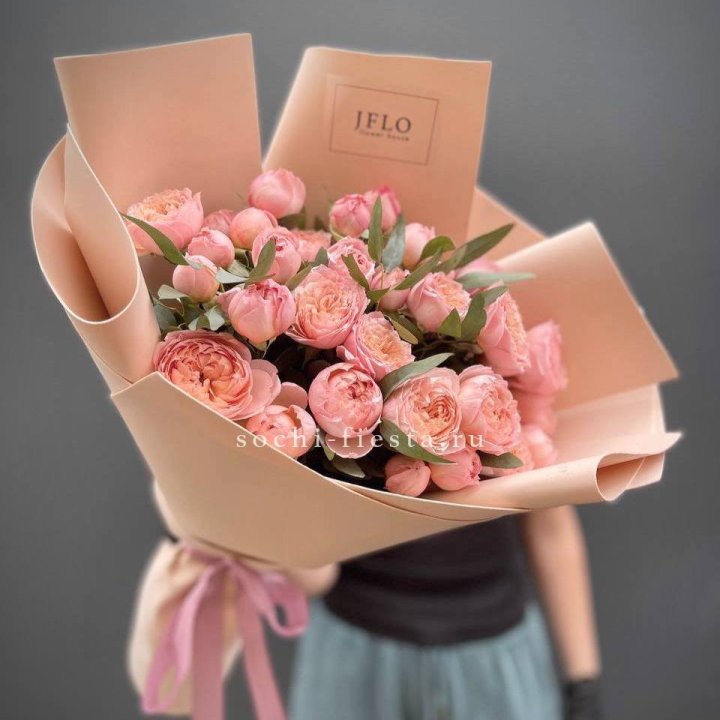 Букет из 9 кустовых роз Джульетта в Самаре