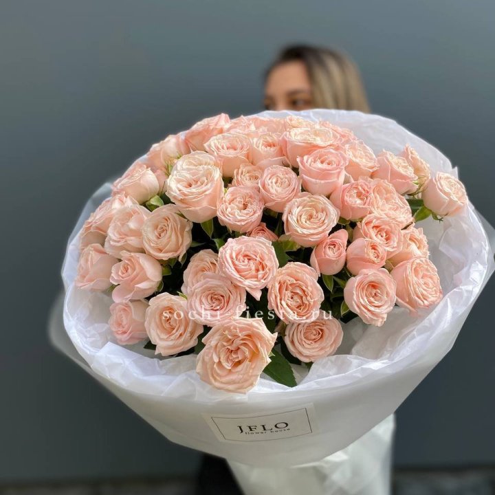 Букет кустовых роз Бомбастик в Самаре