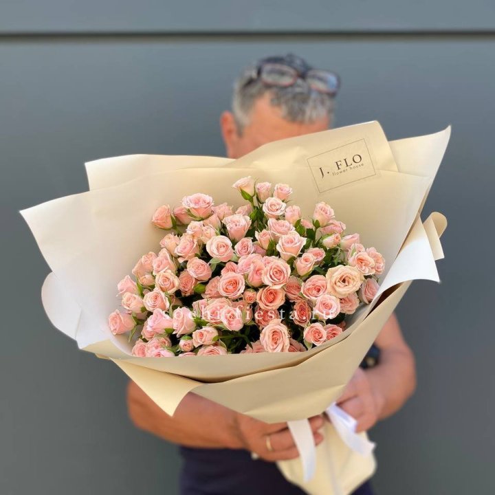 Кустовые розы леди в Самаре