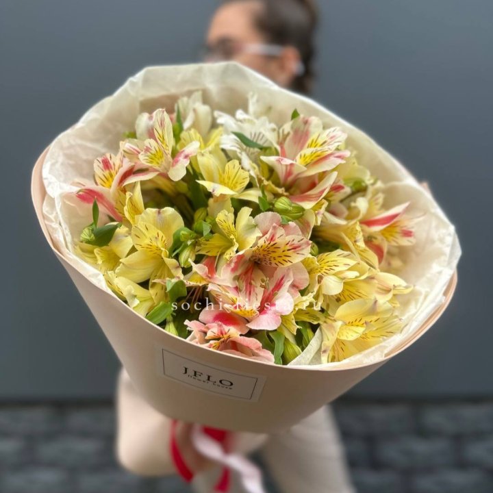 Альстромерии в нежном оформлении в Самаре