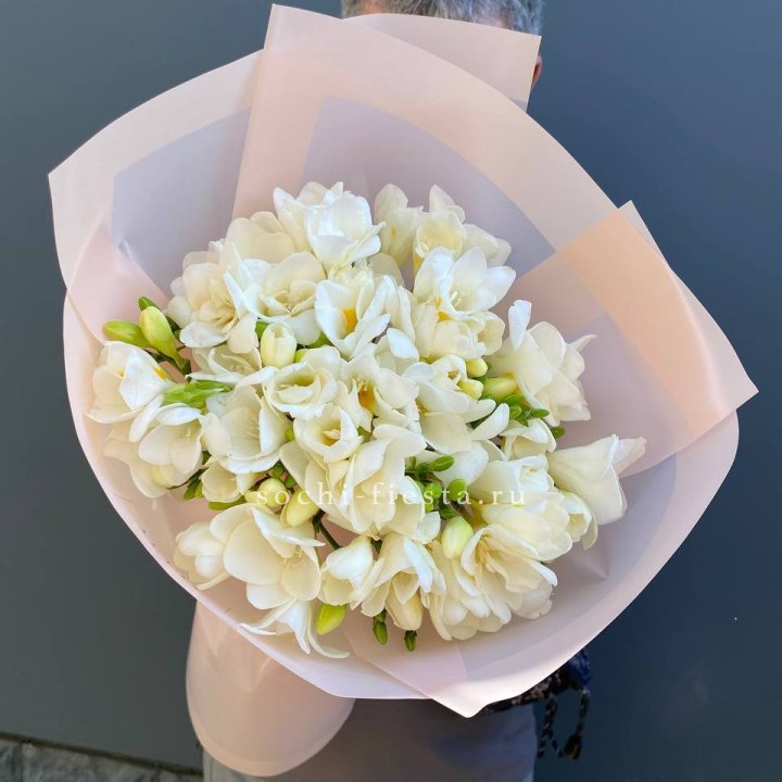 Букет белых фрезий  в Самаре