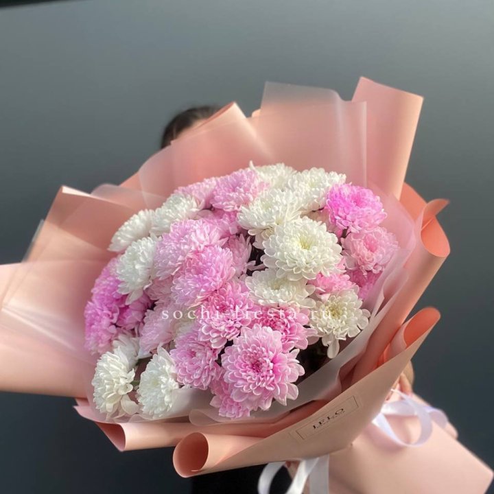  Букет бело-розовых хризантем  в Самаре