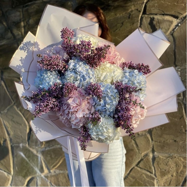 Букет гортензии с сиренью в Самаре