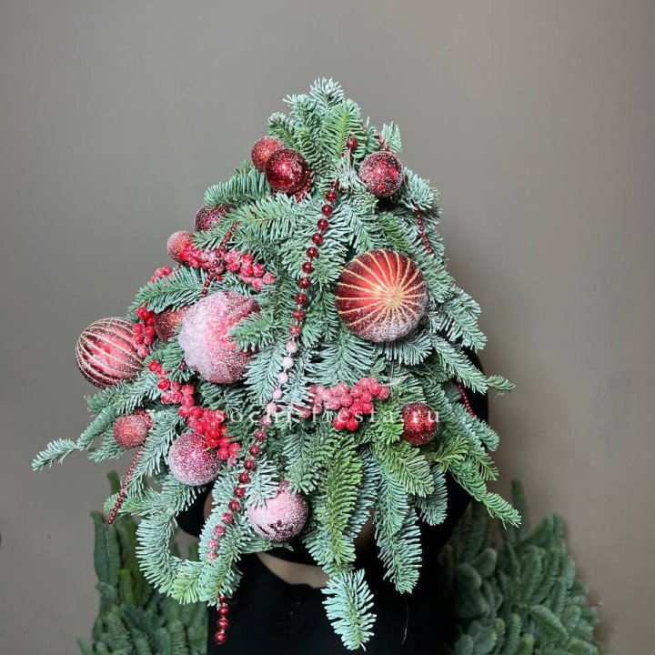 Ёлка красная в Самаре