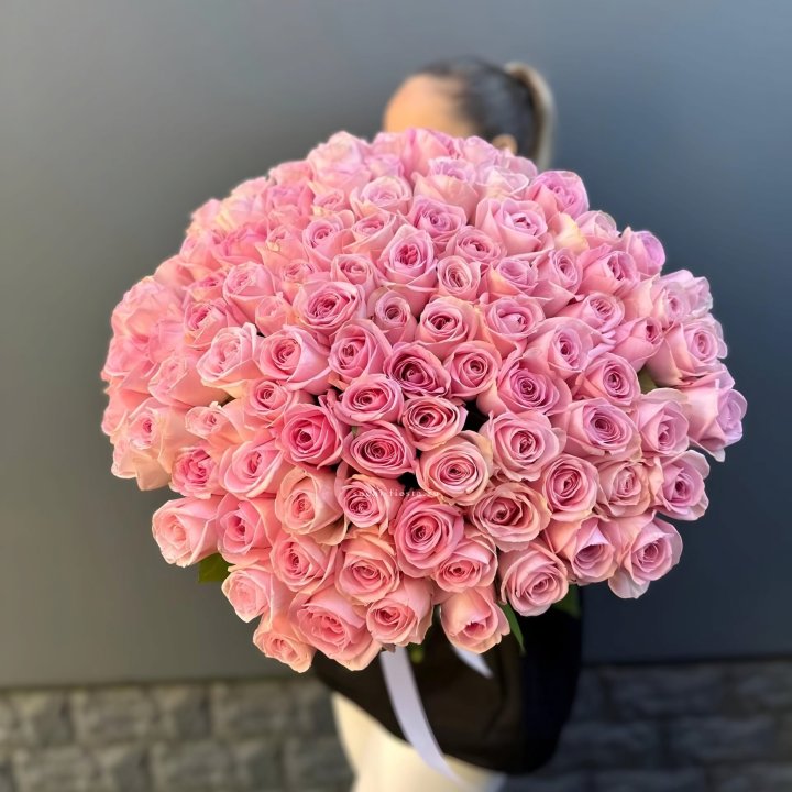 Охапка из 101 розовой розы в Самаре