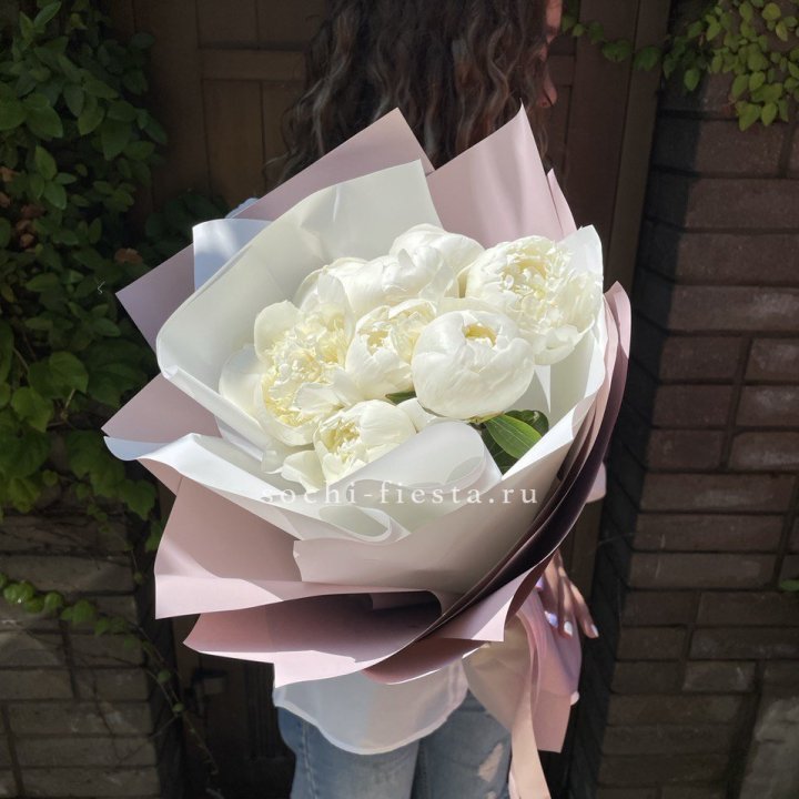 9 белоснежных пионов в Самаре