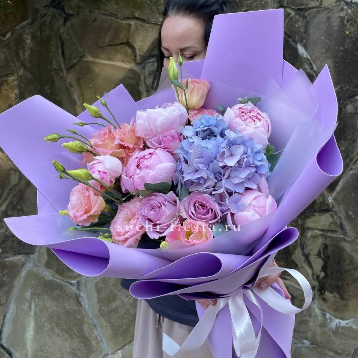 Букет с пионами "Блю логан" в Самаре