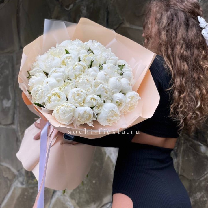 35 белых пион в Самаре