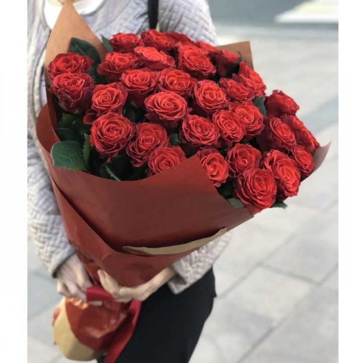 29 высоких роз  в Самаре