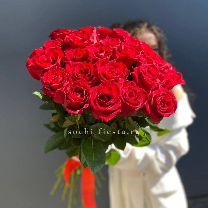 25 высоких красных роз в Самаре