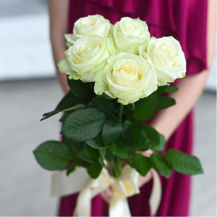 5 белых роз в Самаре